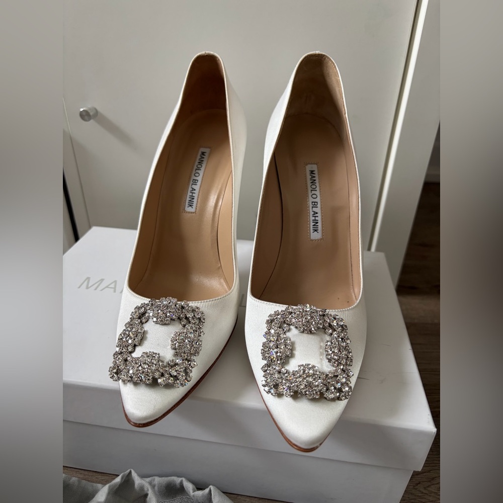Manolo Blahnik - Picture 9 of 10